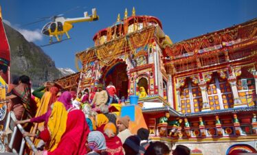Badrinath Yatra by Helicopter